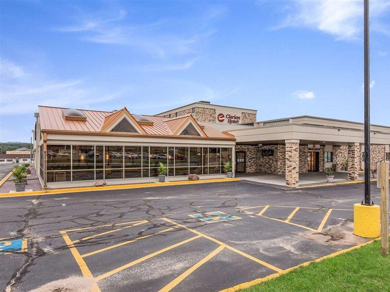 Americinn & Suites By Wyndham Baraboo Event Center Dış mekan fotoğraf
