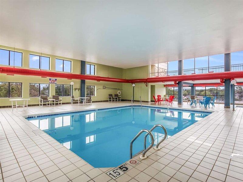 Americinn & Suites By Wyndham Baraboo Event Center Dış mekan fotoğraf