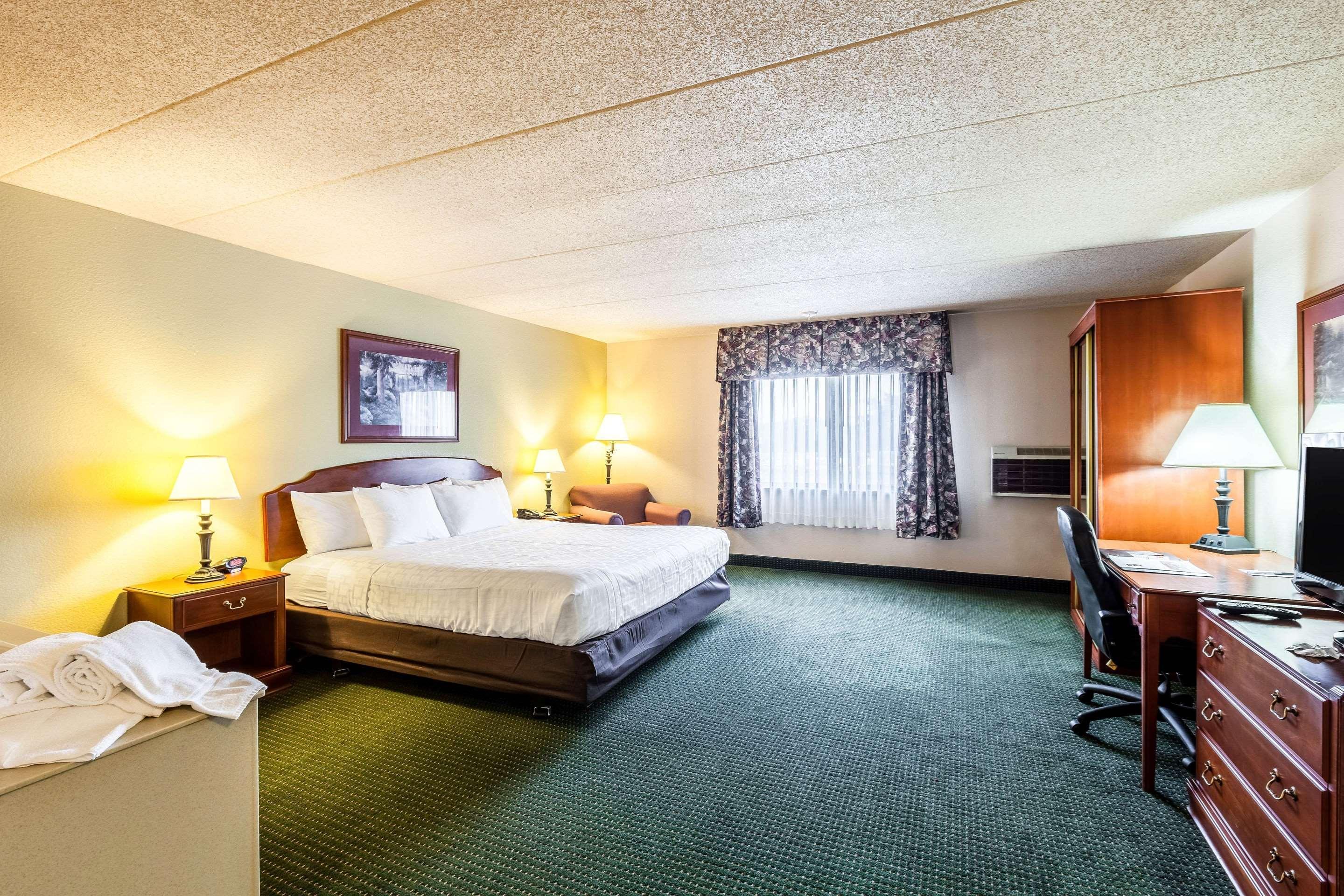 Americinn & Suites By Wyndham Baraboo Event Center Dış mekan fotoğraf