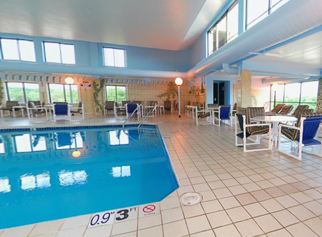 Americinn & Suites By Wyndham Baraboo Event Center Dış mekan fotoğraf