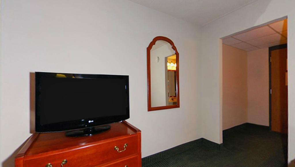 Americinn & Suites By Wyndham Baraboo Event Center Dış mekan fotoğraf