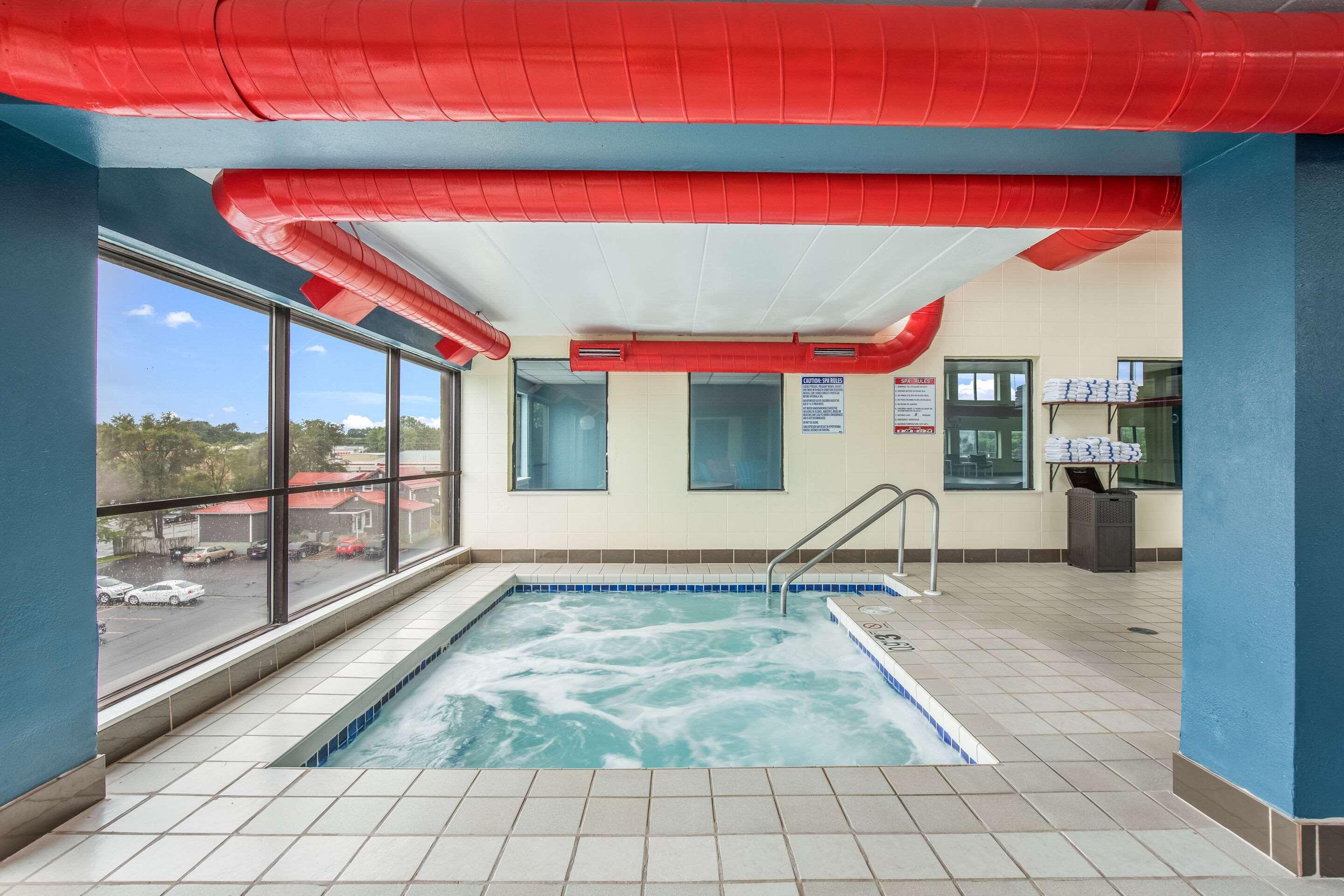 Americinn & Suites By Wyndham Baraboo Event Center Dış mekan fotoğraf