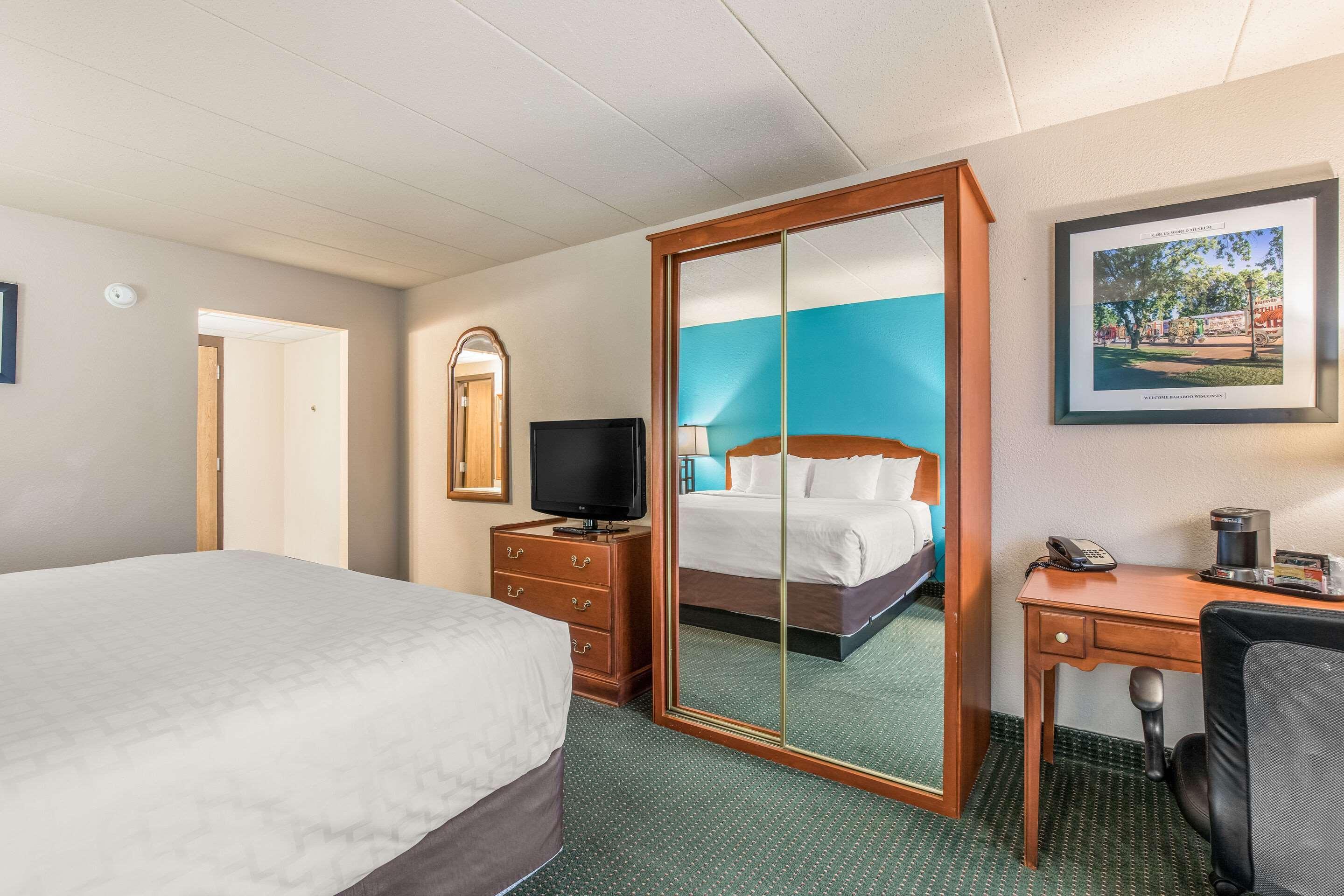 Americinn & Suites By Wyndham Baraboo Event Center Dış mekan fotoğraf