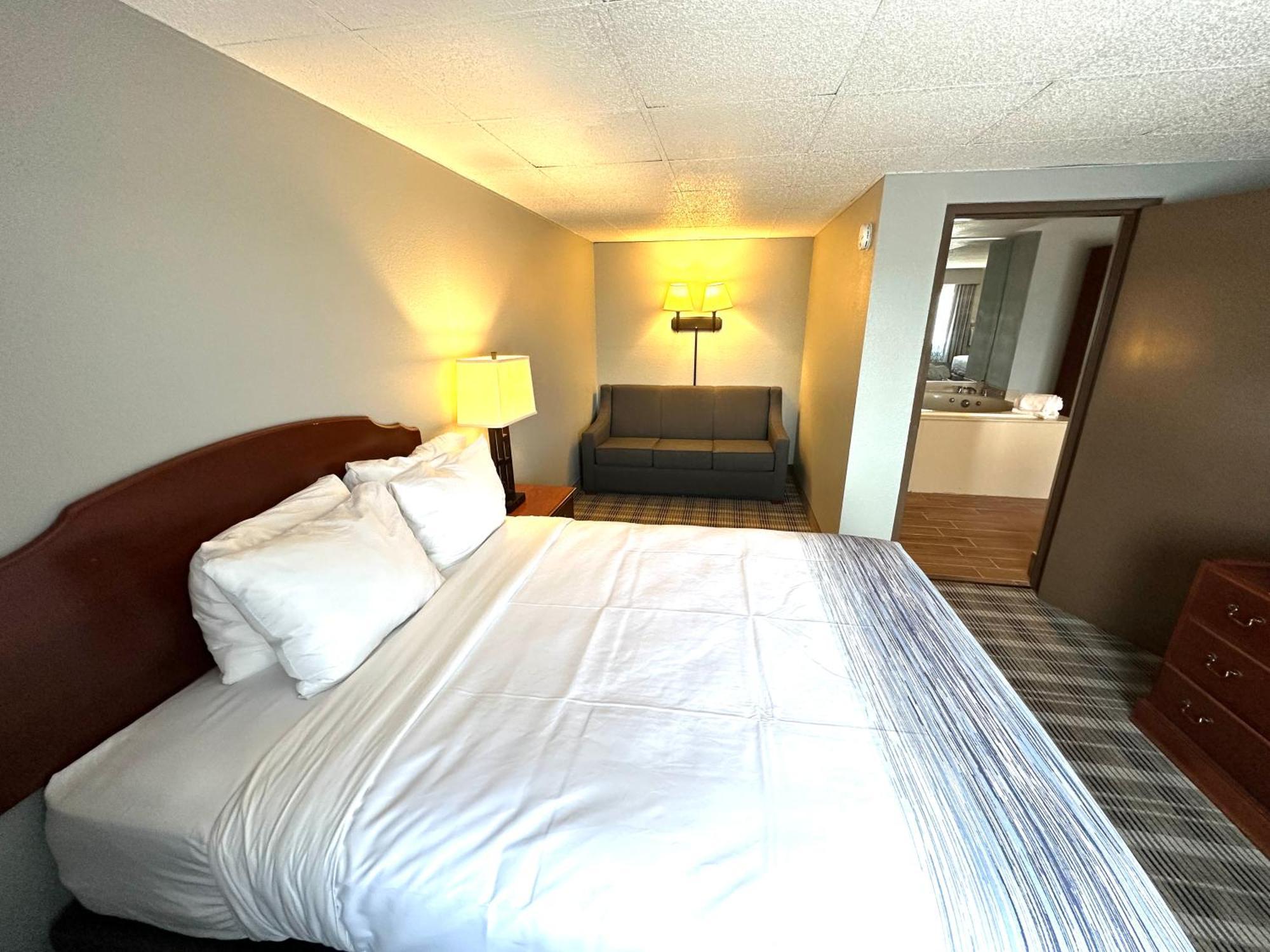 Americinn & Suites By Wyndham Baraboo Event Center Dış mekan fotoğraf