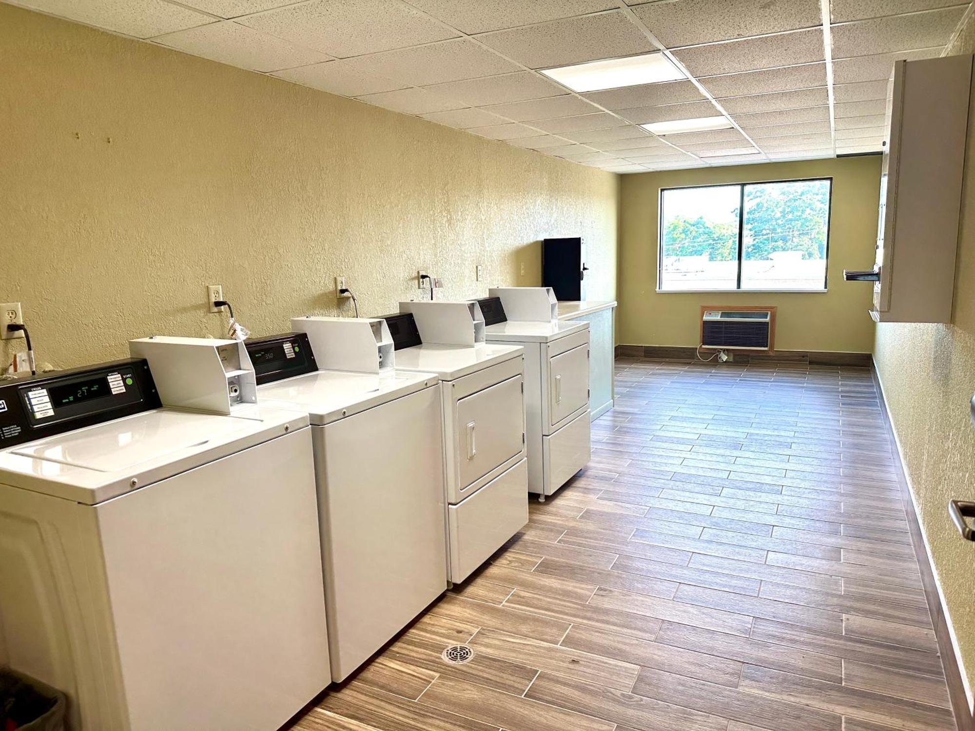 Americinn & Suites By Wyndham Baraboo Event Center Dış mekan fotoğraf