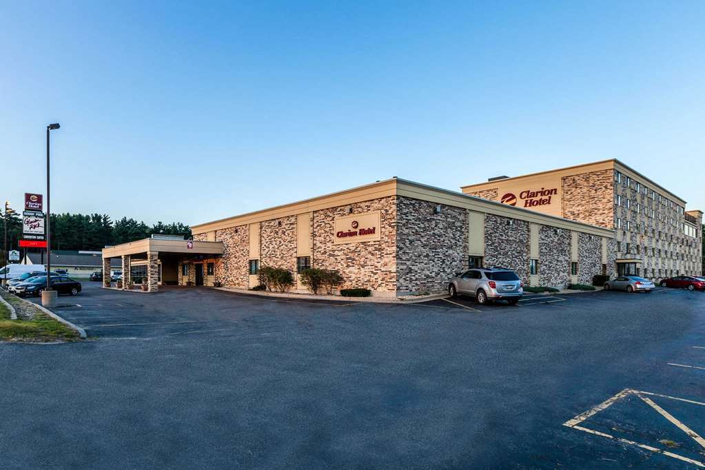 Americinn & Suites By Wyndham Baraboo Event Center Dış mekan fotoğraf